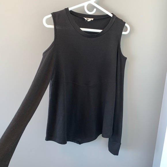 ✨Cold shoulder top - Picture 2 of 6